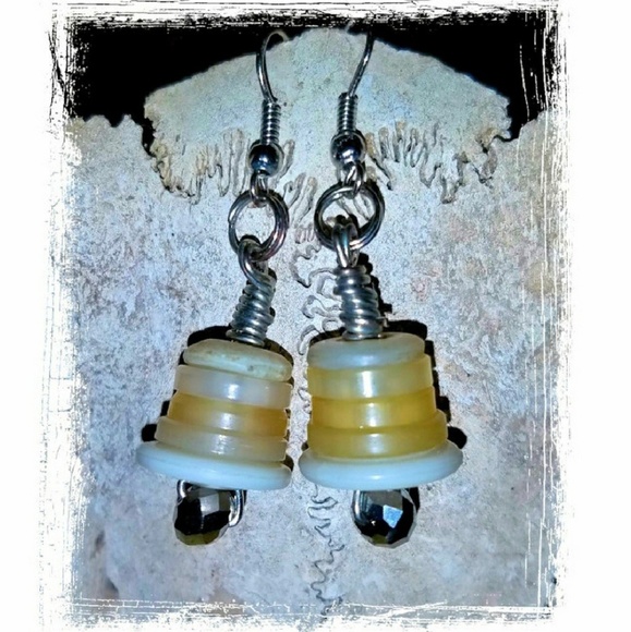 MOP Pearl Button Earrings Dangle Drop Silver Beads - Picture 2 of 7